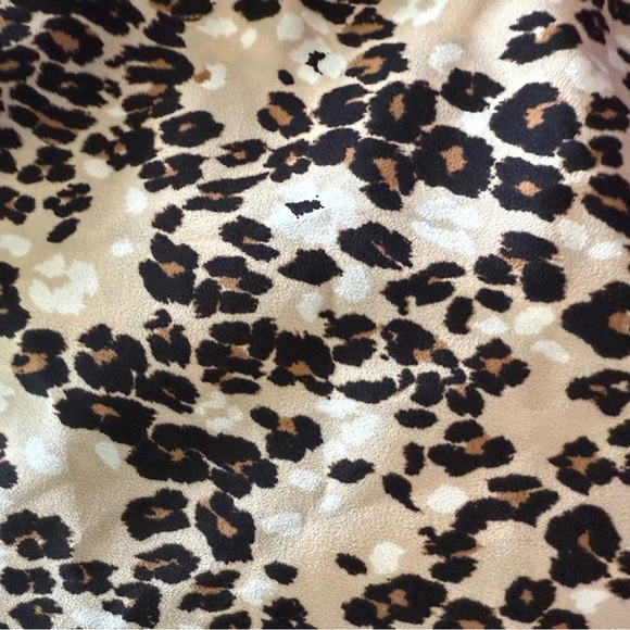 Lane Bryant flutter sleeve top Size 26 EUC Abstract Cheetah Print - Picture 9 of 9